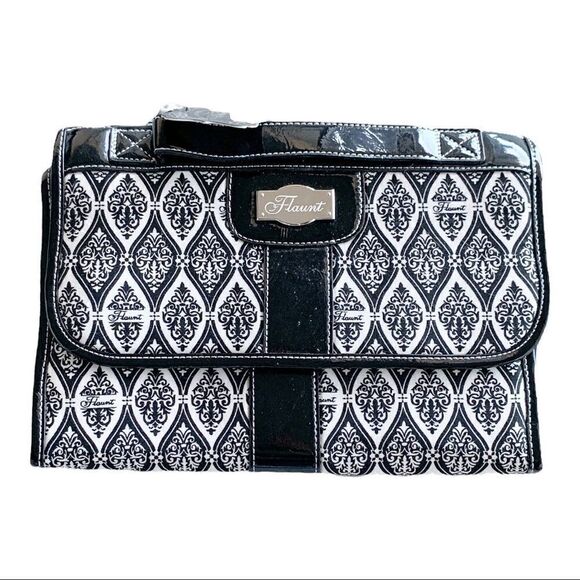 Flaunt travel bag black patent -black white print “ 11” x 8” x 27” 8 zips - Picture 1 of 5
